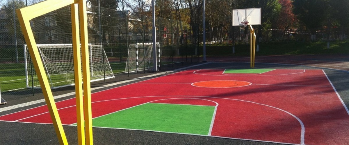 Идея оформления баскетбольной площадки на частном участке